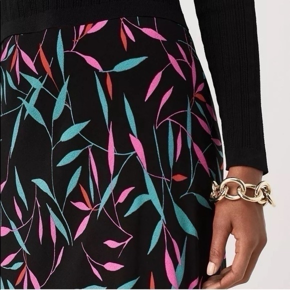 Diane von Furstenberg Mae Crepe Midi Skirt - Picture 6 of 9